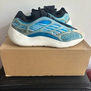 adidas Yeezy Boost 700 V3 Arzareth
